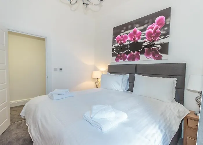 Villa: 3 Bed - The Regency Suite By Pureserviced